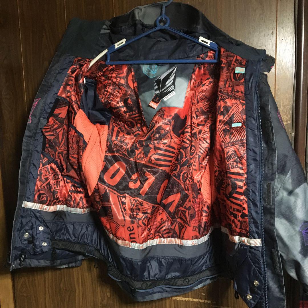VOLCOM／ボルコム✴️スキー・スノーボードウエア 上下セットアップ