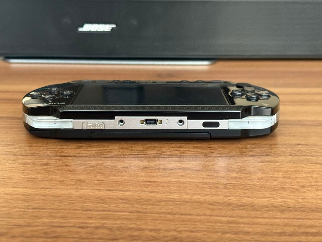 PSP-1000 本体セット 充電器 メモリカード ケース付きPlayStation Portable UP786_INFO