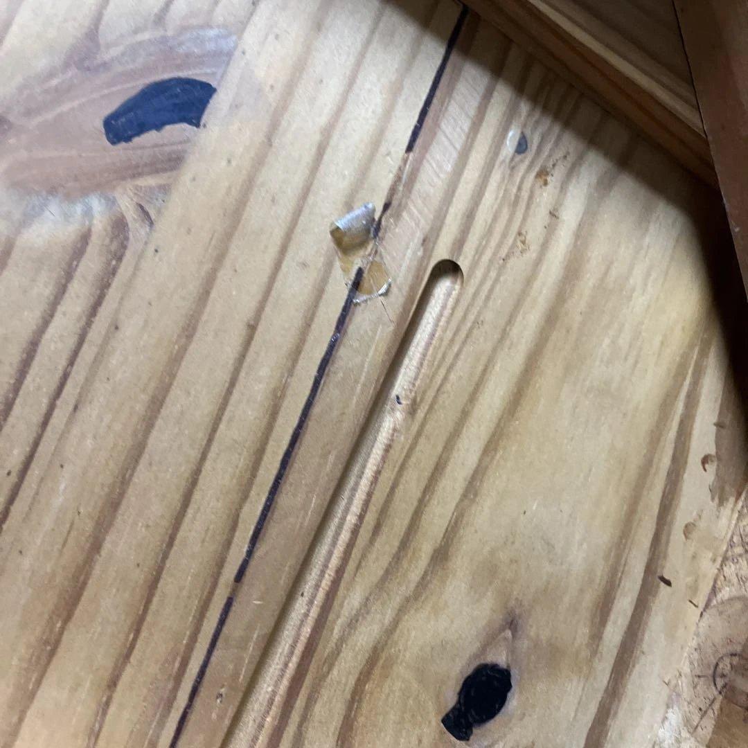 ラウンド木製テーブル