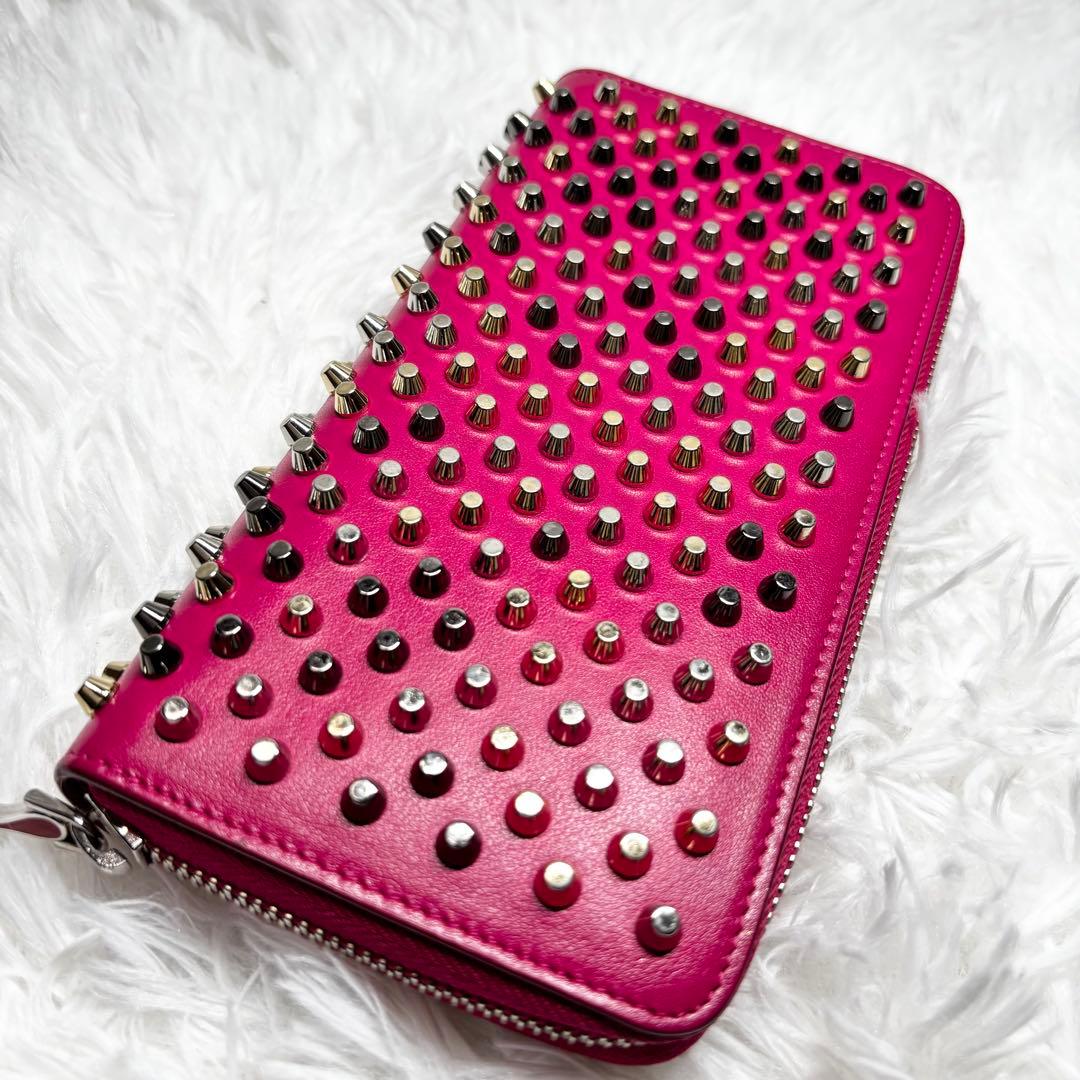 ✨極美品✨ 付属品完備 ルブタン 財布 スタッズ レザー ピンク ✨極美品✨ 付属品完備 ルブタン 財布 スタッズ レザー ピンク