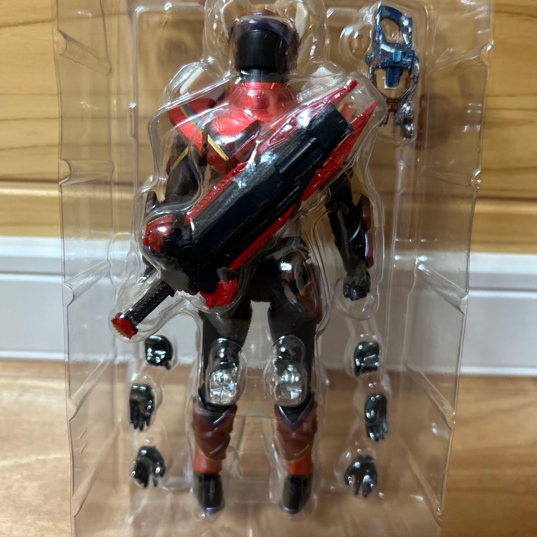 S.H.フィギュアーツ 仮面ライダーヴァレン チョコドンフォーム