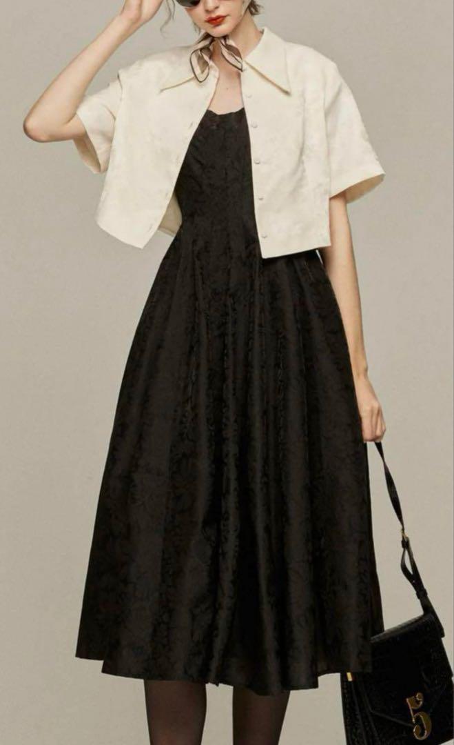 tnewties タグ付き新品　《まずは目隠しをしよう》ハーフスリーブ　トップス