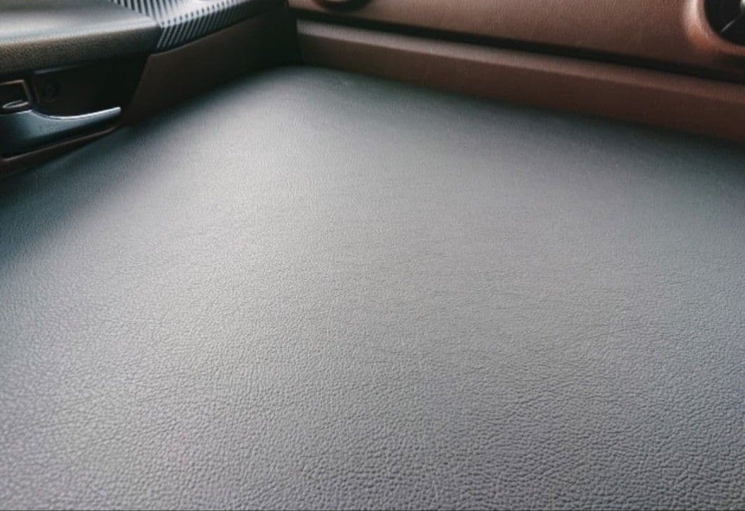 ブラックレザー 支柱キット付属