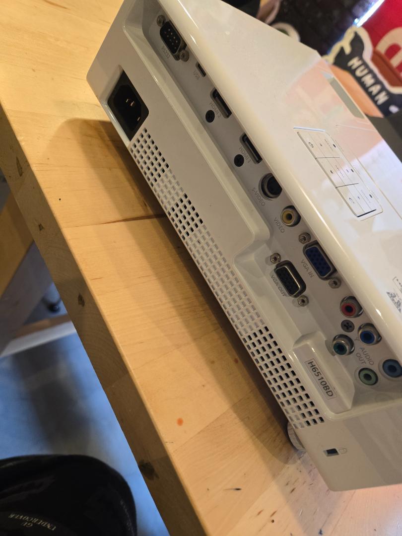 ACER プロジェクター