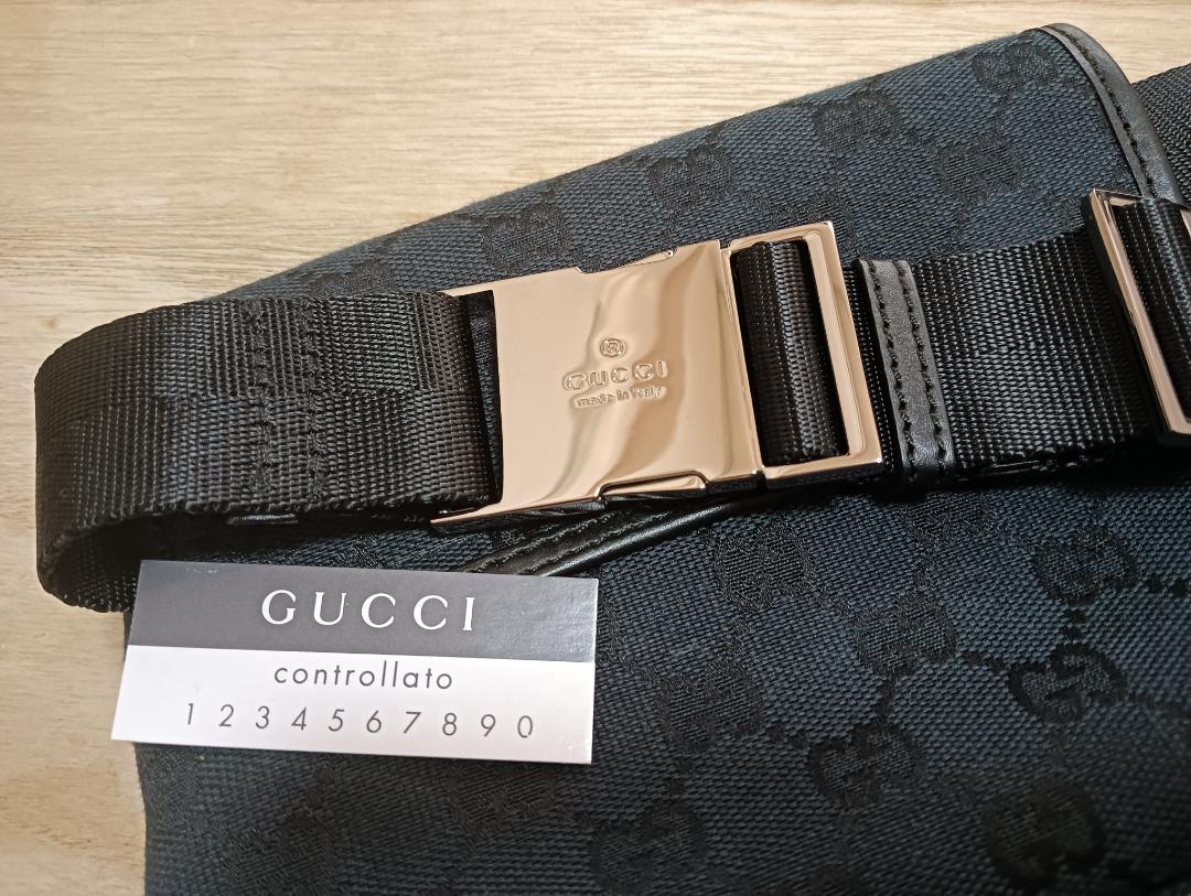 GUCCI　ボディバッグ