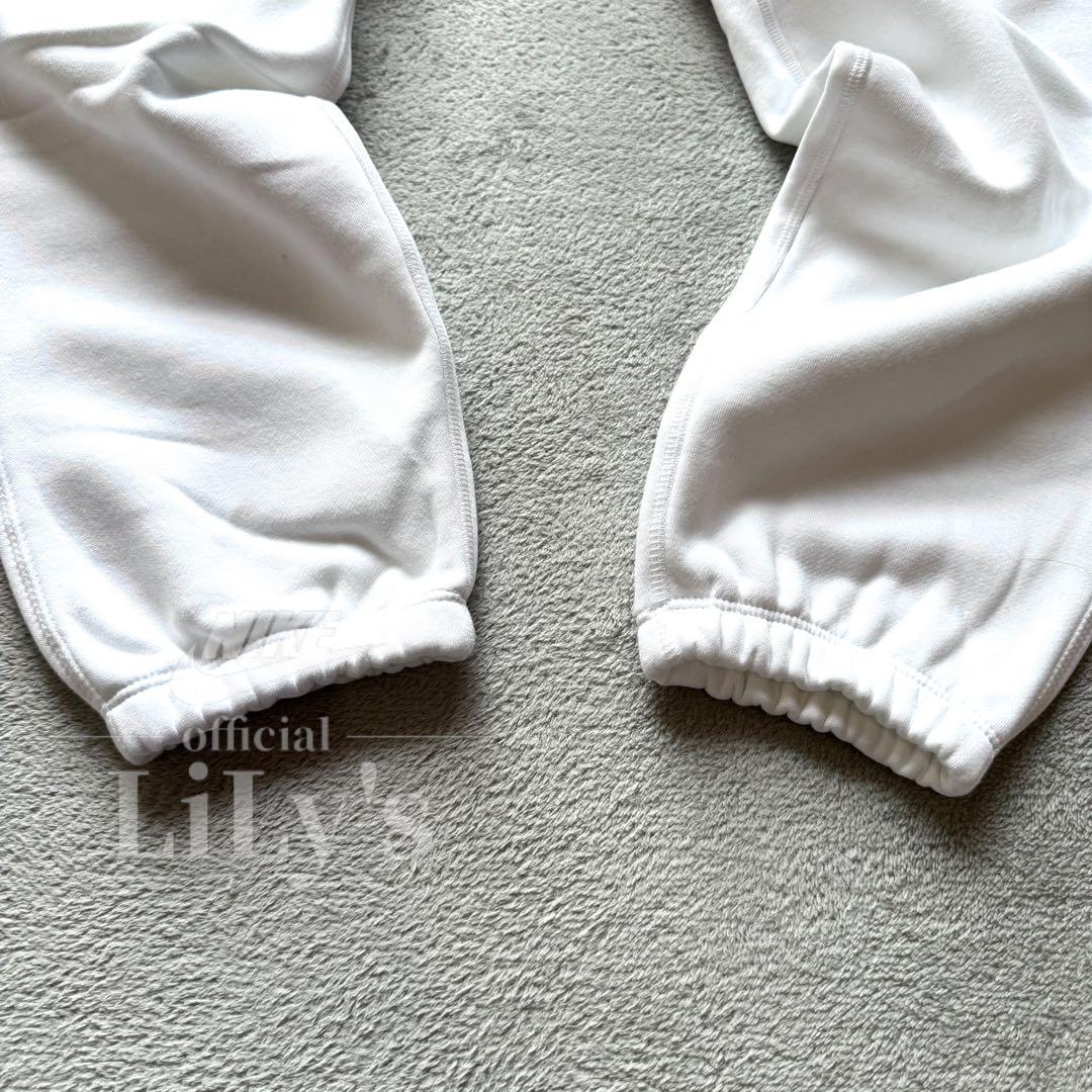 3新品　NIKE上下セットアップ　ＸＬサイズ　ホワイト　白　ロゴ刺繍　スウェット