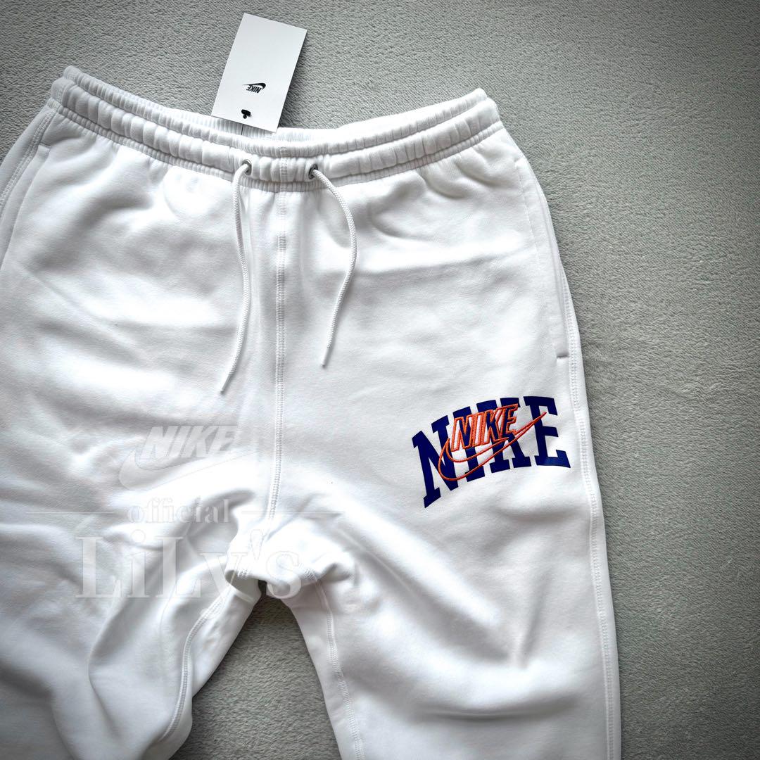 3新品　NIKE上下セットアップ　ＸＬサイズ　ホワイト　白　ロゴ刺繍　スウェット