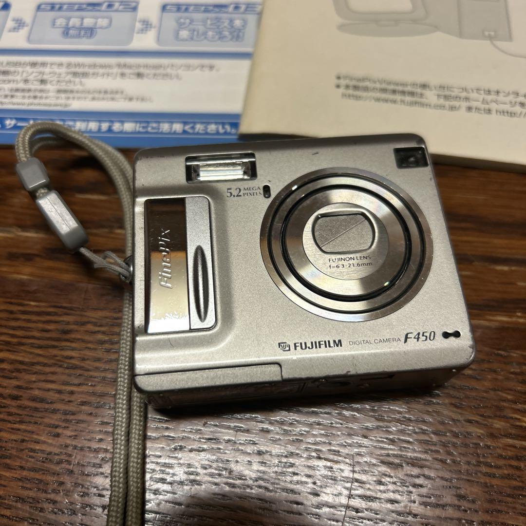 富士フイルム FinePix F450 シルバー Fujifilm FinePix F Series F450 5.2MP Digital Camera - Silver