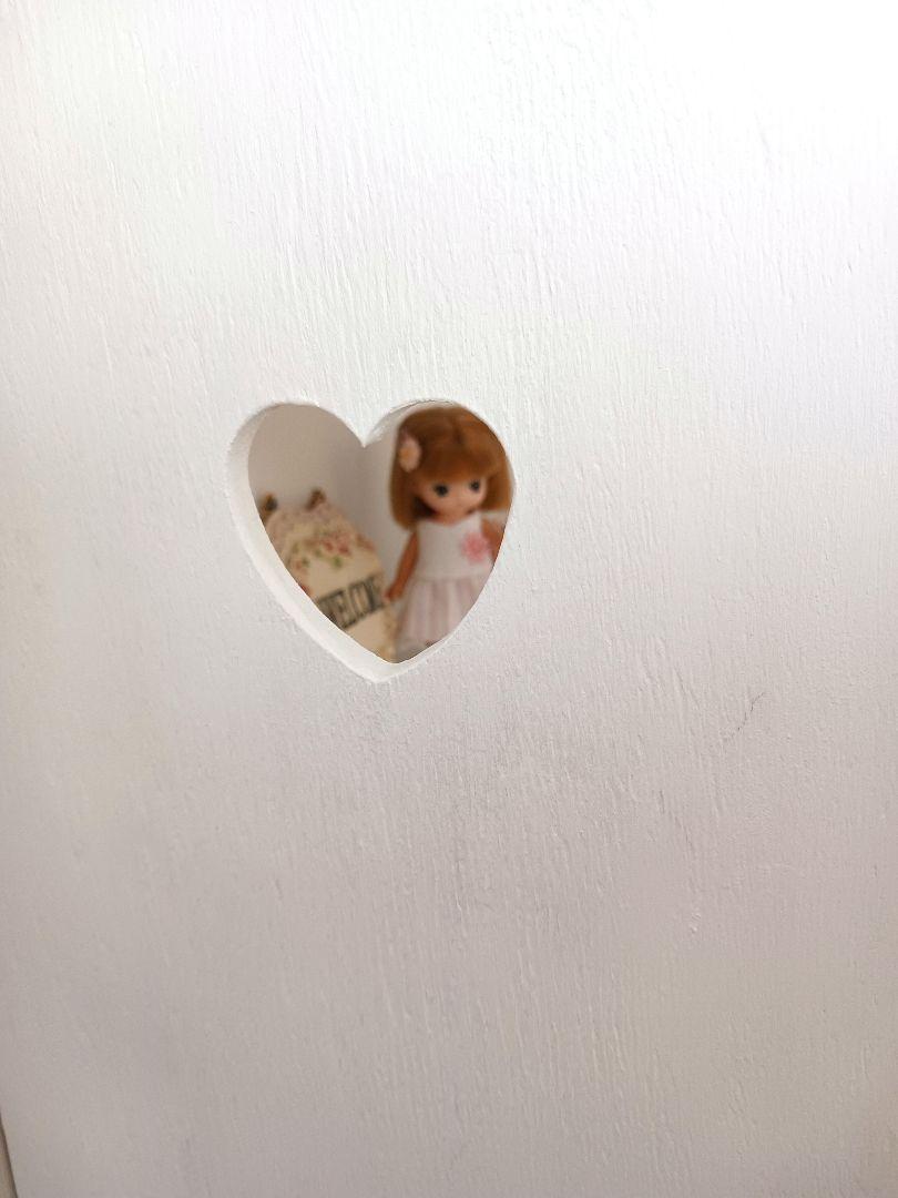 Rose‪✿様＊Jiji＊ハンドメイド 木製 飾り棚＊アクリル扉・ハート窓付き