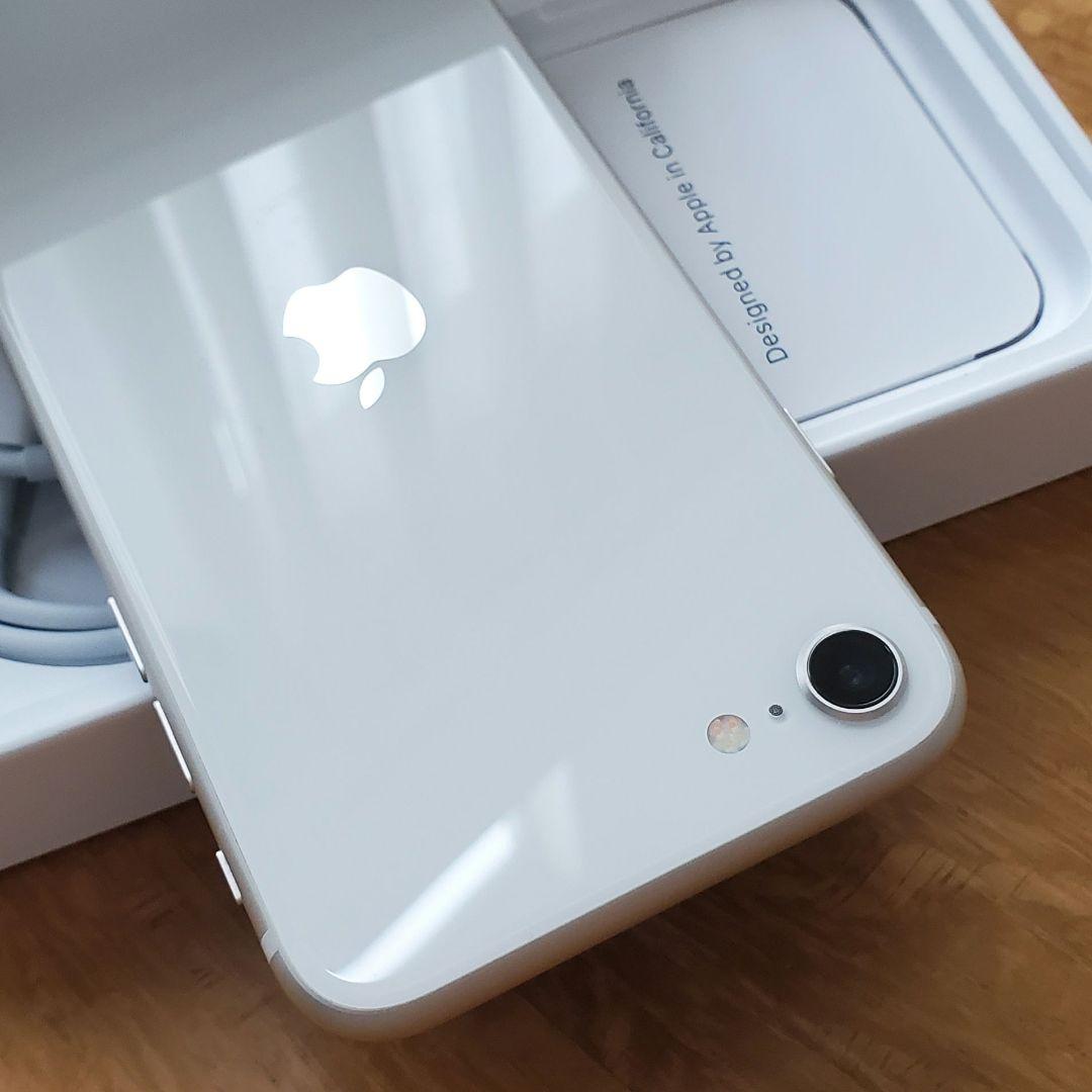 ★値下げ★Apple iPhone SE (第3世代) スターライト(ホワイト)