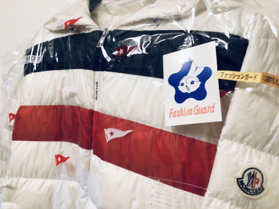 正規品 MONCLER フード付きダウンジャケット