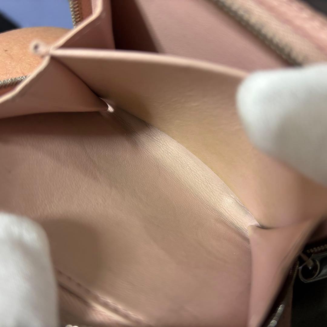 p60 クレア マヒナ ピンク ルイヴィトン 二つ折り財布 モノグラム p60 クレア マヒナ ピンク ルイヴィトン 二つ折り財布 モノグラム