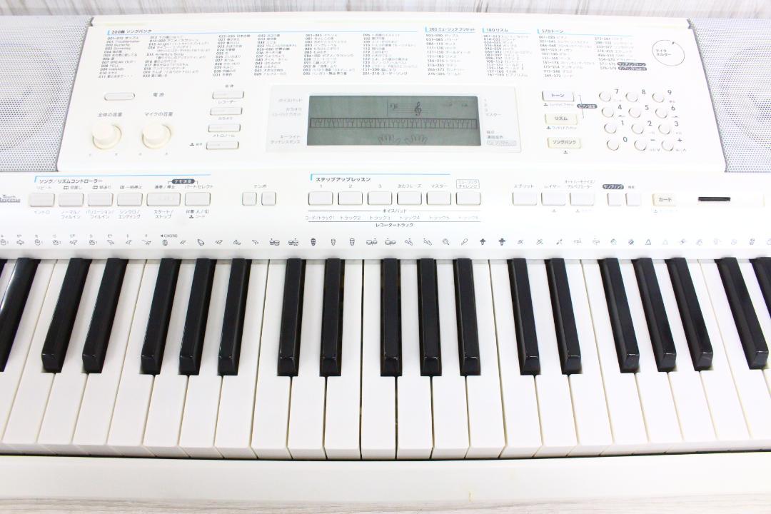 ▲CASIO 光ナビキーボード 電子ピアノ LK-208 ホワイト