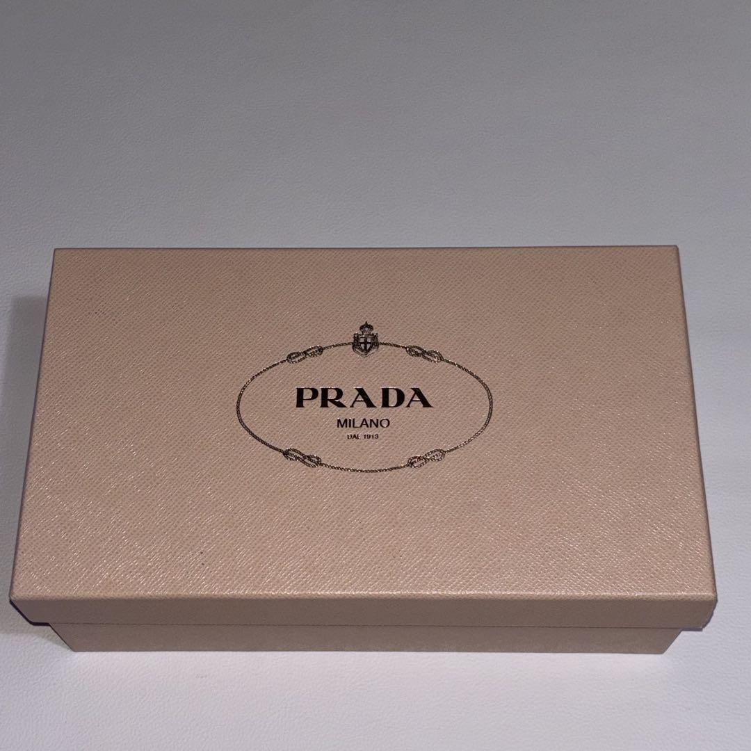 【未使用級】PRADAプラダ イタリア製 ベージュ パテントレザー ハイヒール