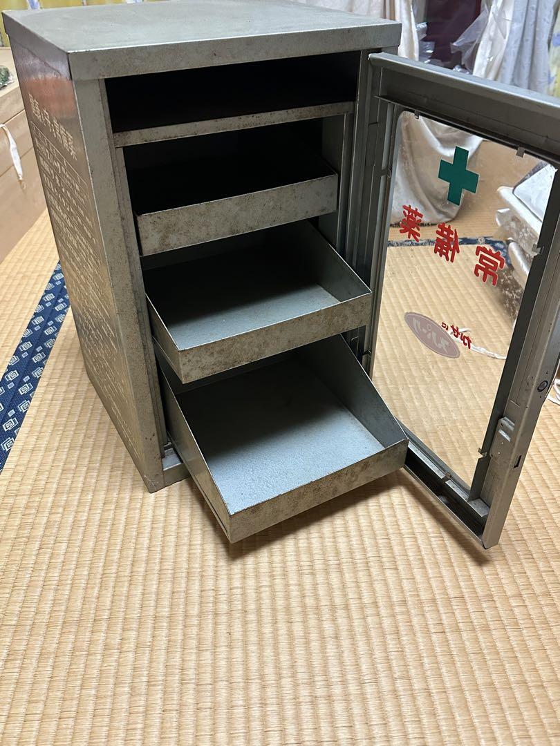 常備薬　スパーク　昭和レトロ　箱　ボックス　薬箱　オシャレ