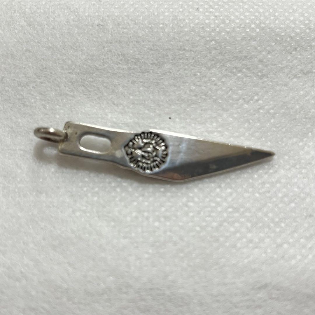 VOLCOM Michael J. Zepeda 現RVCA ネックレストップ①