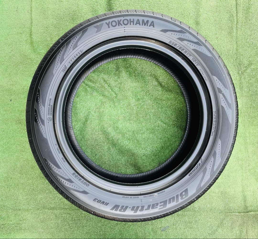 225/55 R17 YOKOHAMA BluEarth-RV RV03.23年