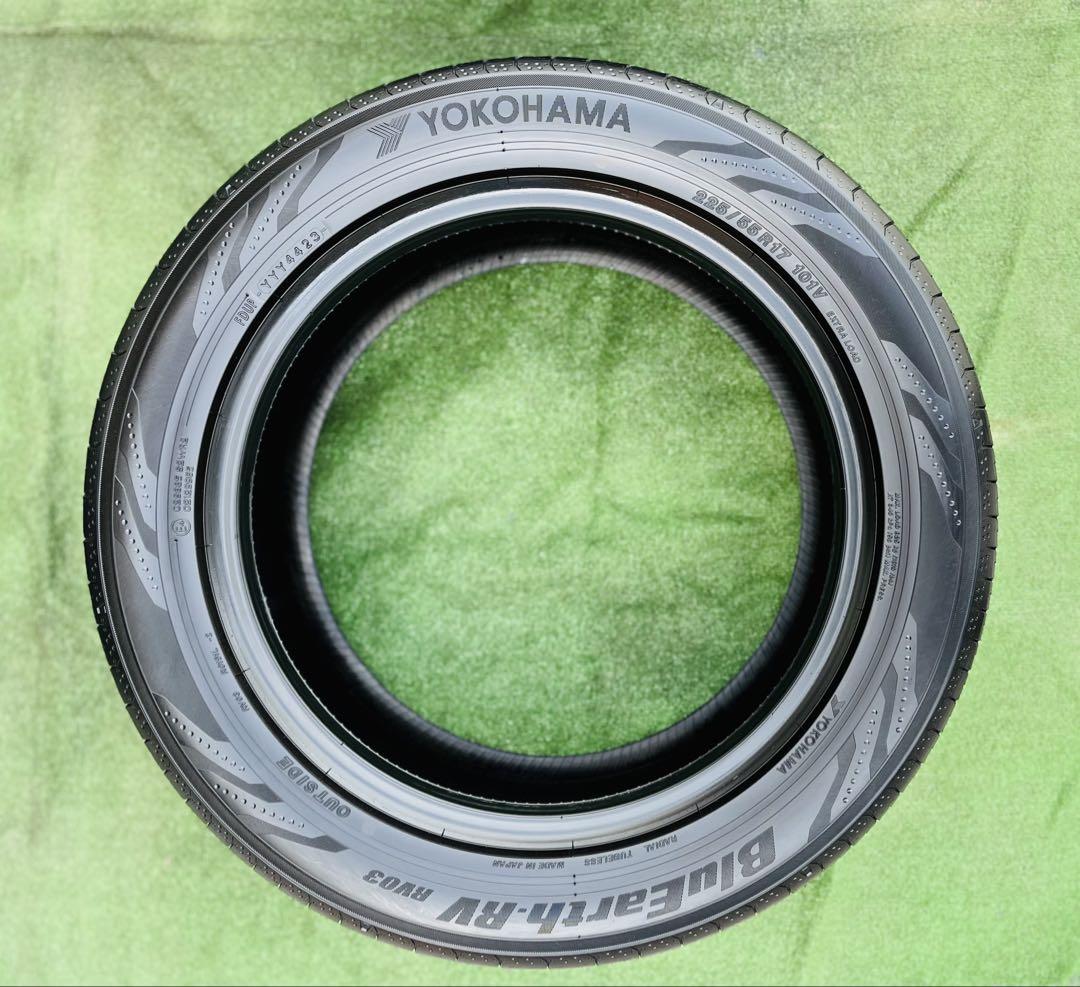 225/55 R17 YOKOHAMA BluEarth-RV RV03.23年
