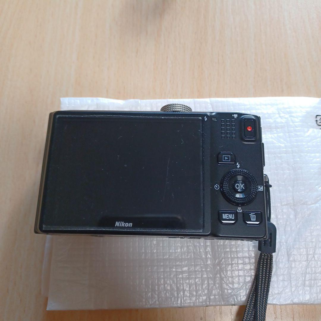や*い様 Nikon COOLPIX S8200 シルバー 14倍ズーム