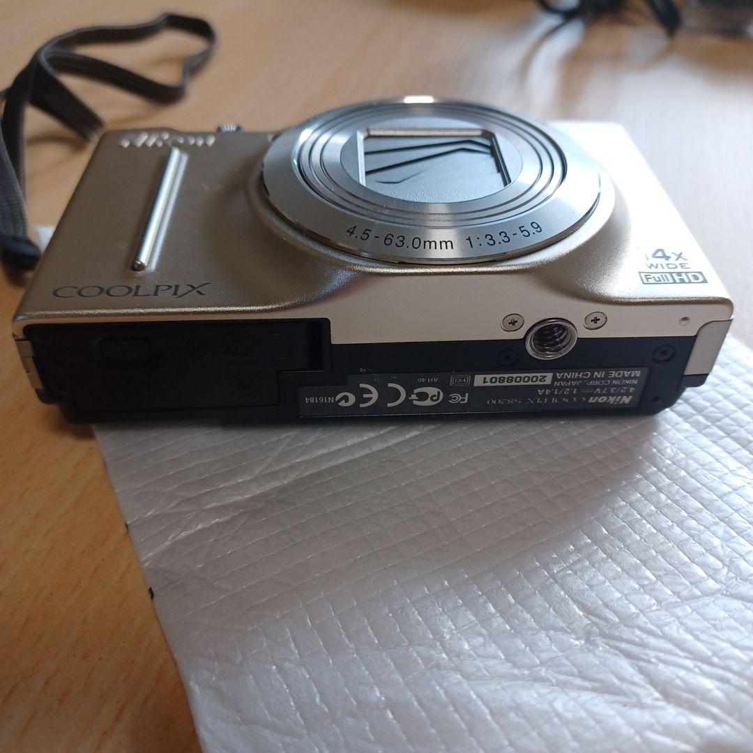 や*い様 Nikon COOLPIX S8200 シルバー 14倍ズーム
