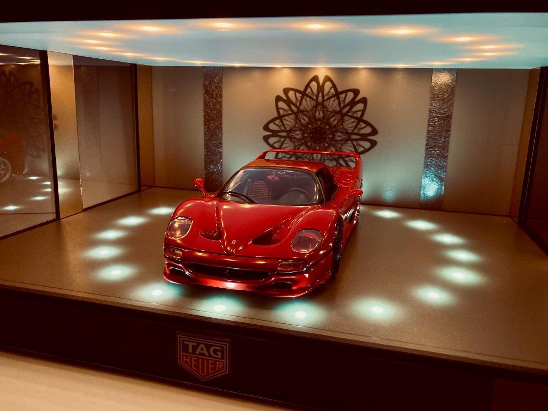 1/18、2〜3台展示可・BR梨地＆円形照明・ディスプレーBOX /ネオジオラマ