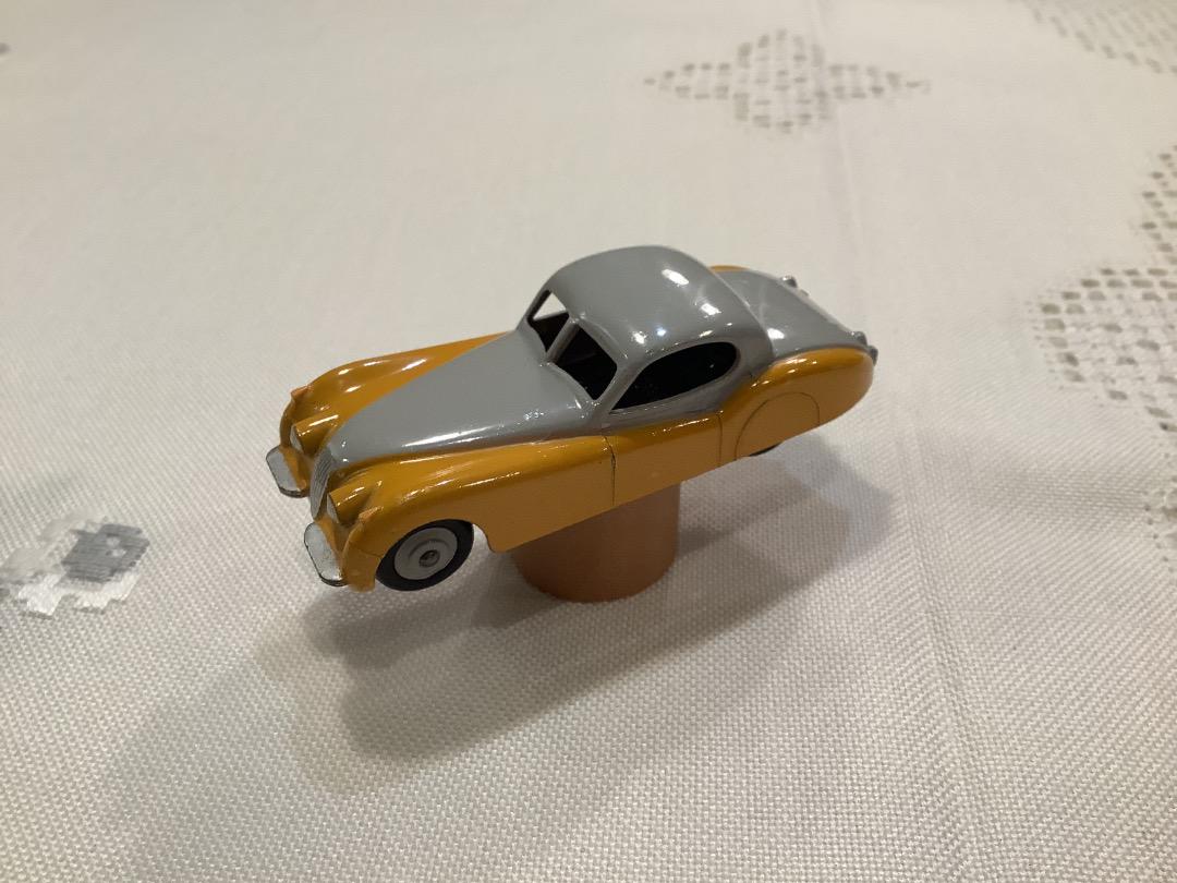 美品　DINKY TOYS JAGUAR XK120 COUPE ミニカー