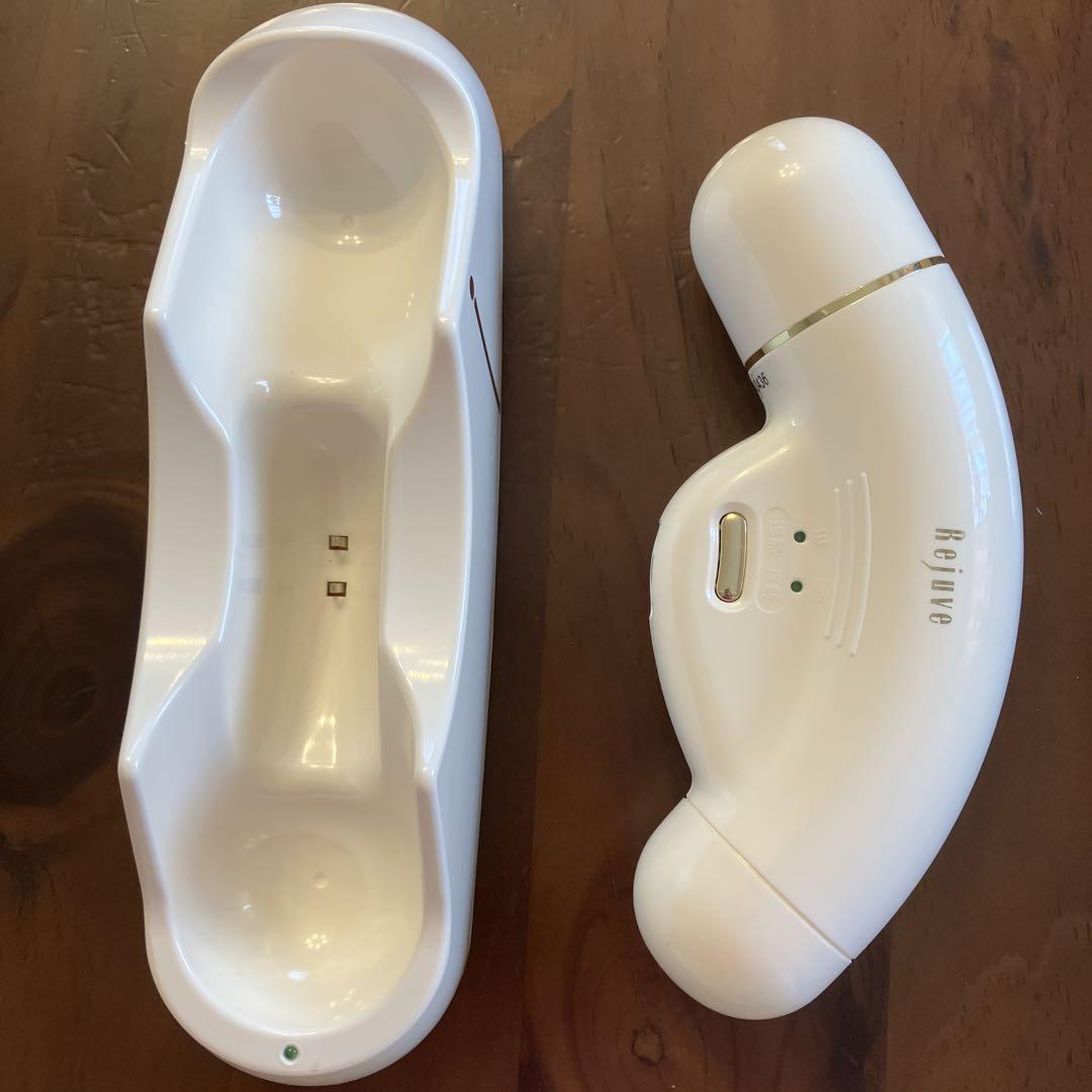 リジューヴェ　マッサージ器　美顔器