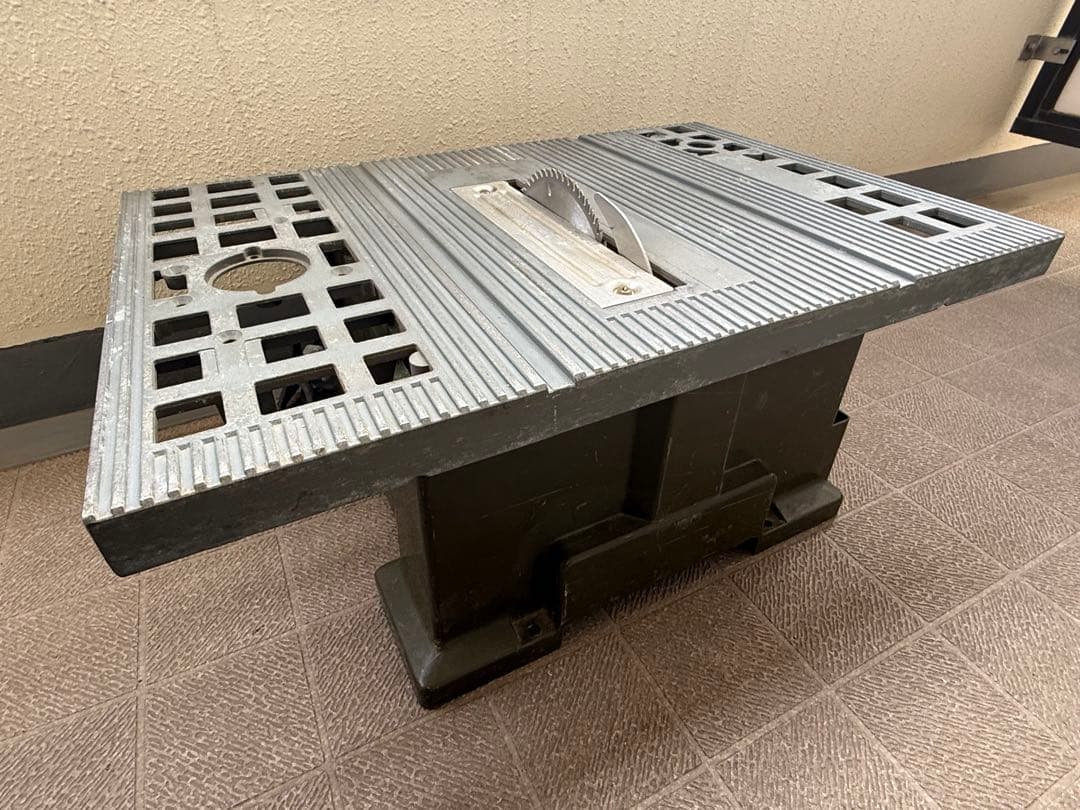 マキタ makita テーブルソー マルノコ盤 2708 マキタ makita テーブルソー マルノコ盤 2708