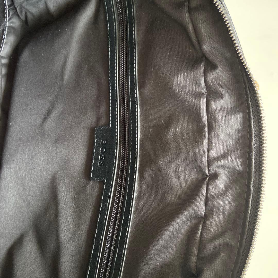 新品 HugoBoss ブラックレザーブリーフケース 新品 HugoBoss ブラックレザーブリーフケース
