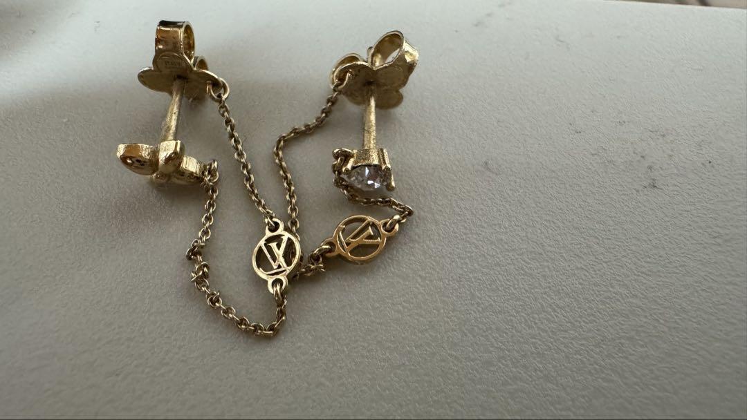 LV LOUIS VUITTON ゴールドトーン チェーン付きピアス