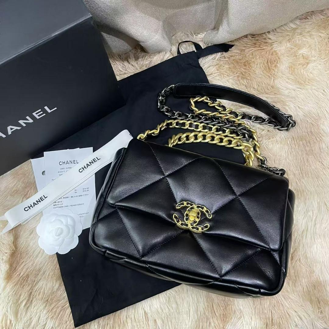 CHANEL BEAUTE ブラック ショルダーバッグ CHANEL BEAUTE ブラック ショルダーバッグ