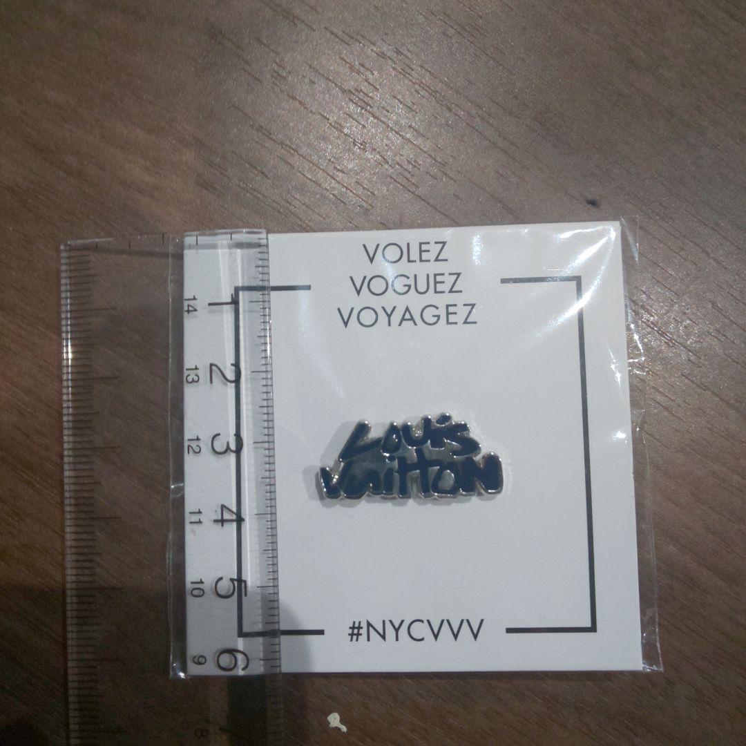 ルイ・ヴィトン　LOUIS VUITTON ピンバッジ