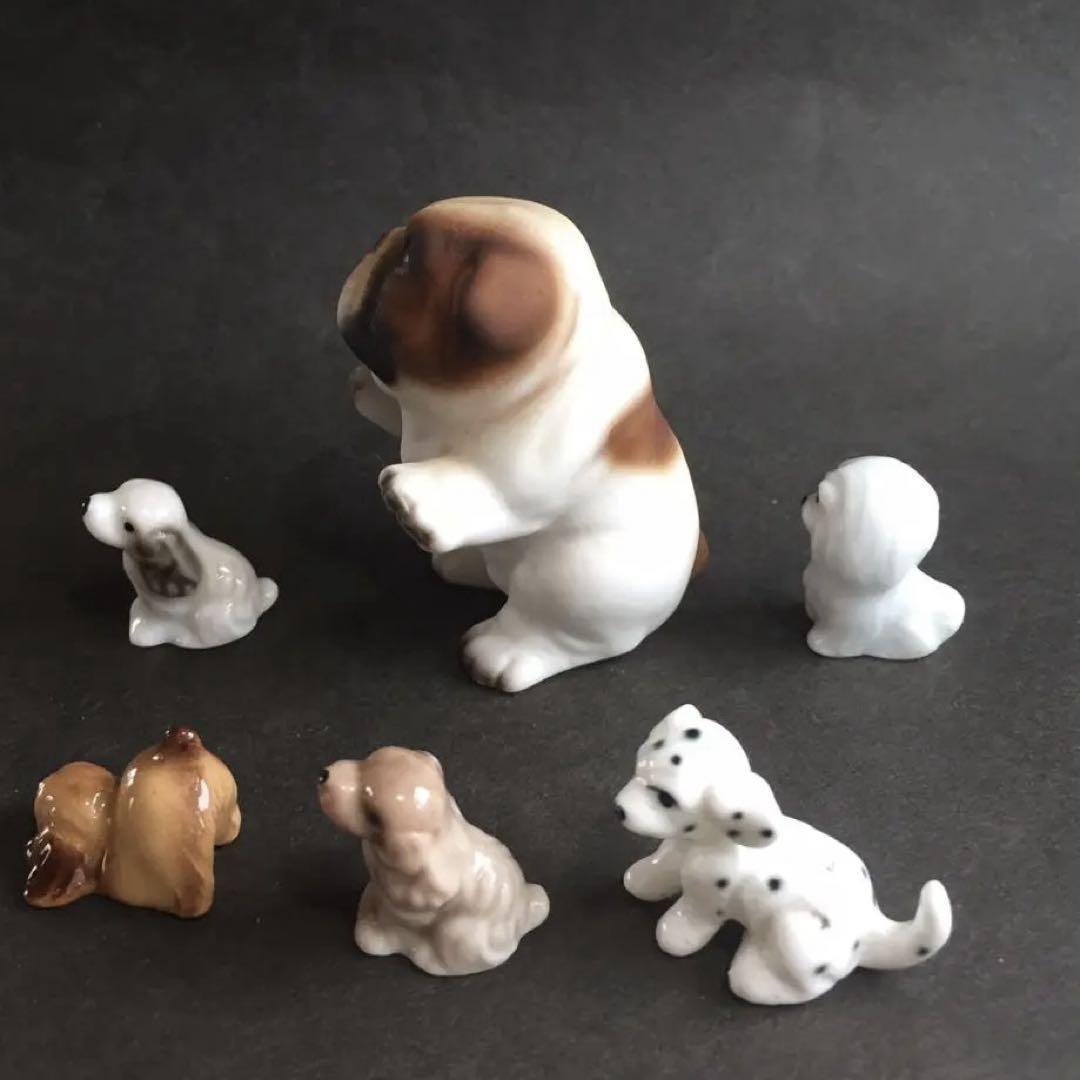 ミニチュアドッグ　犬のフィギュア　　セラミックフィギュリン　6P d
