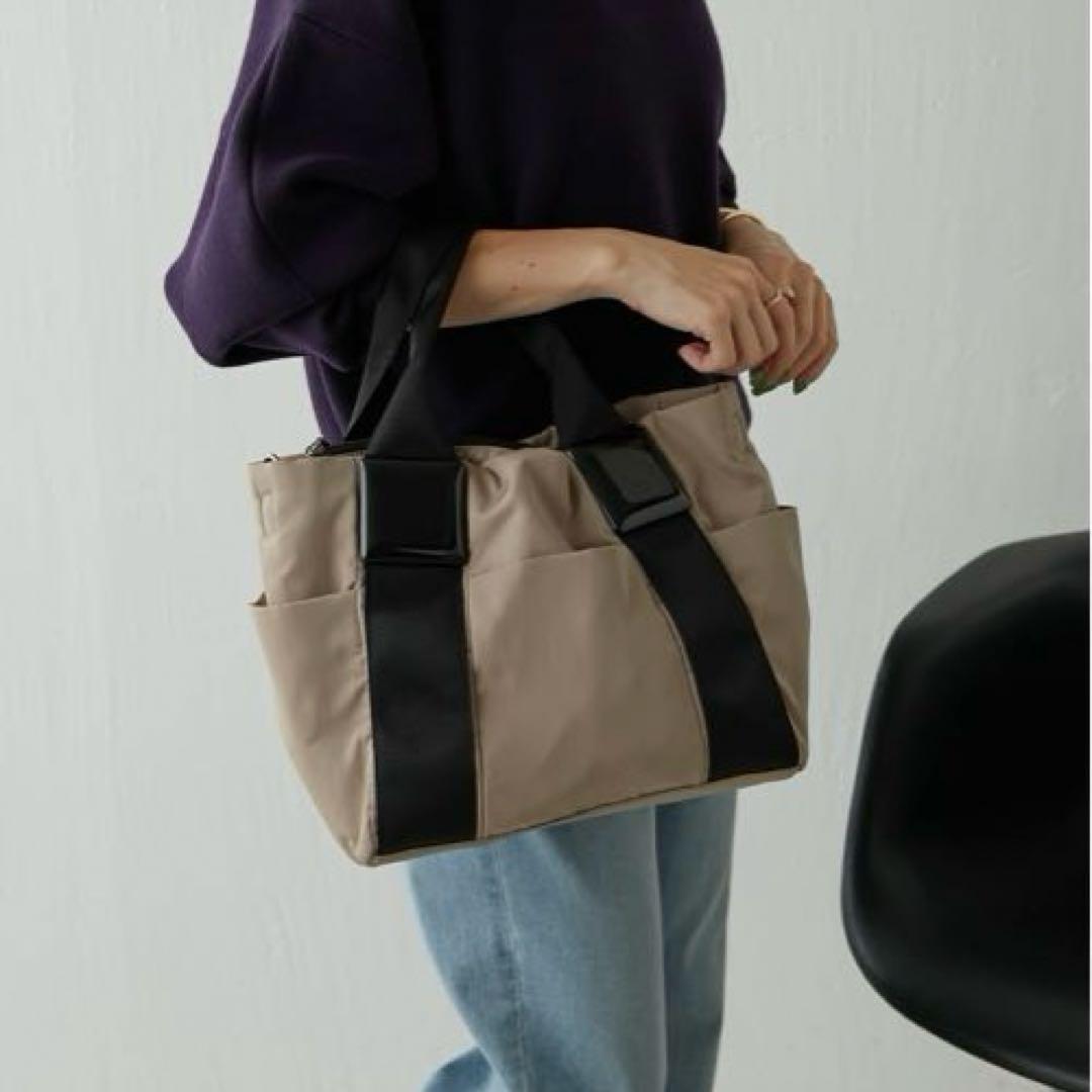 【新品】PAPILLONNER スクエア樹脂パーツトートバッグ M ベージュバッグ