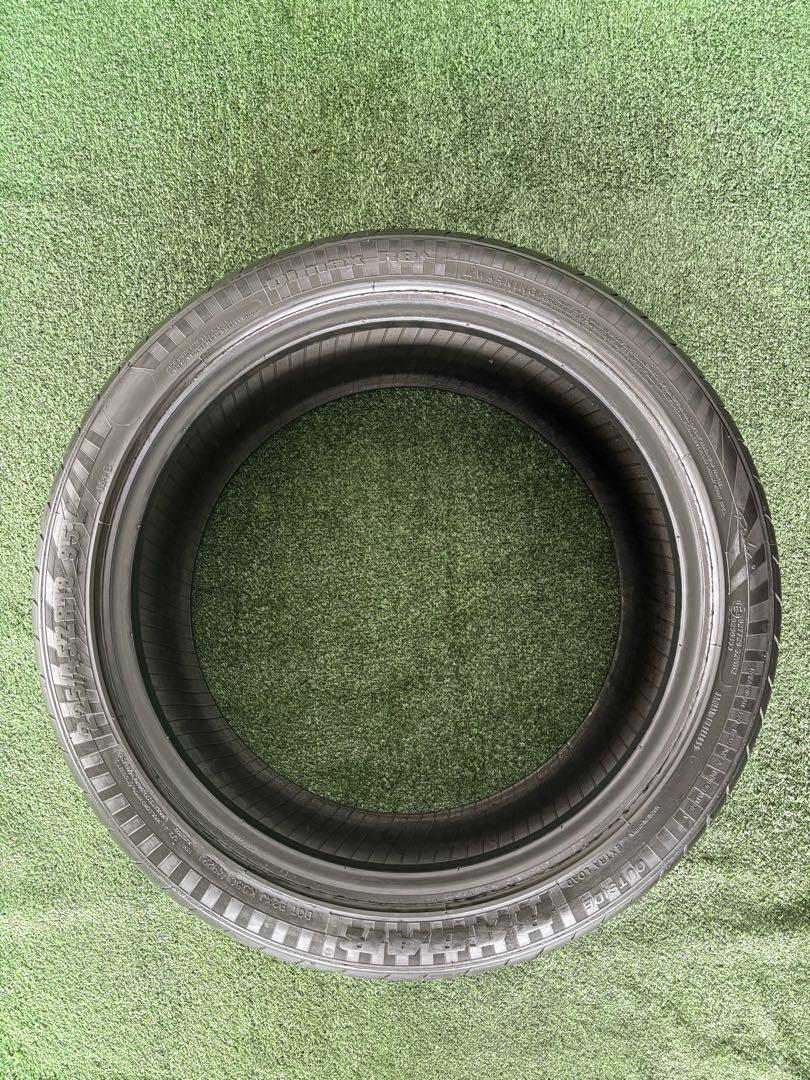 F136 - RADAR DIMAX R8+ 255/40ZR18 2022年製
