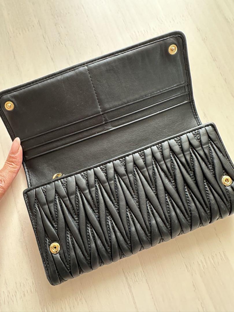 MIUMIU ブラック 長財布