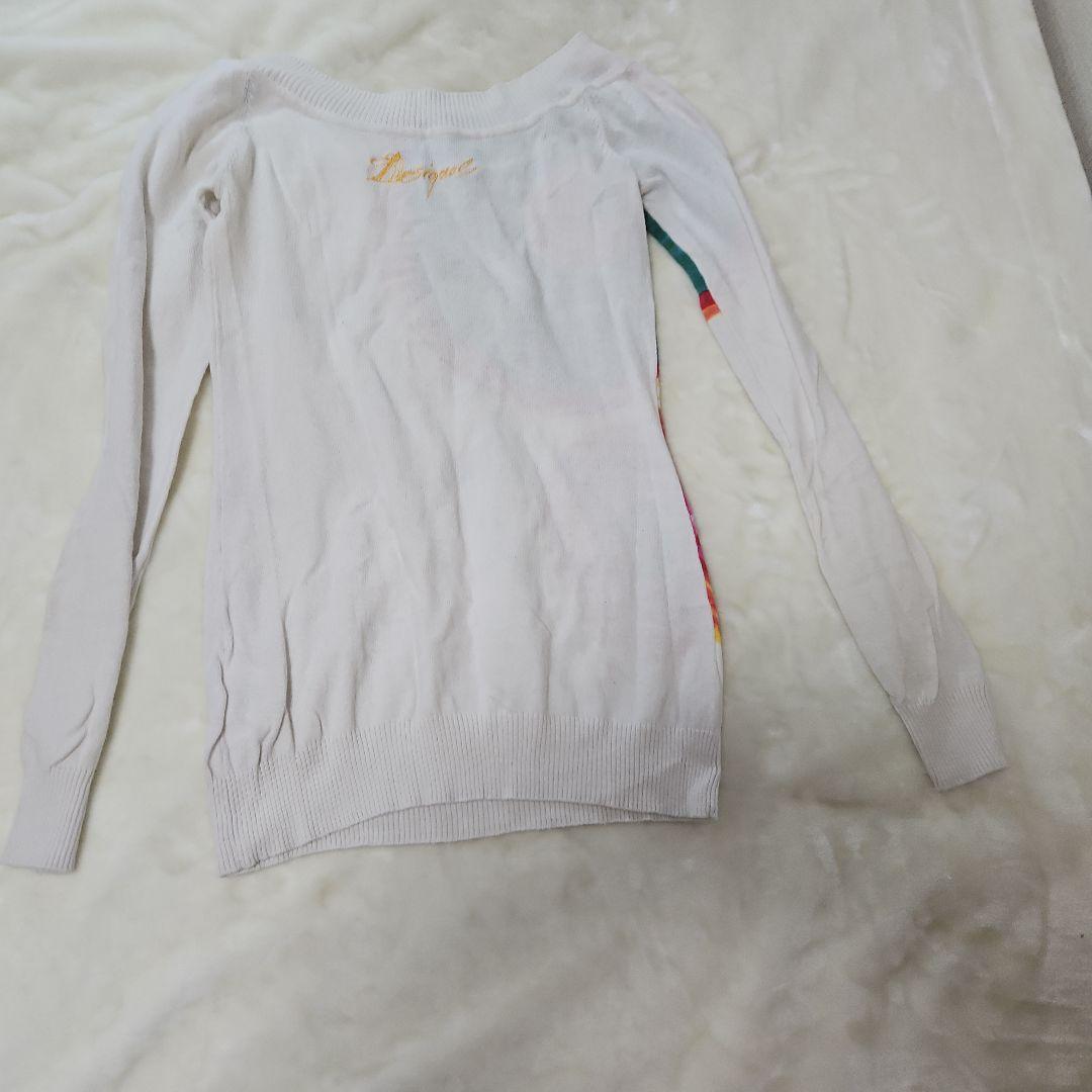【人気⭐Desigual】白 模様 緑 赤 ニット セーター サイズM 【人気⭐Desigual】白 模様 緑 赤 ニット セーター サイズM