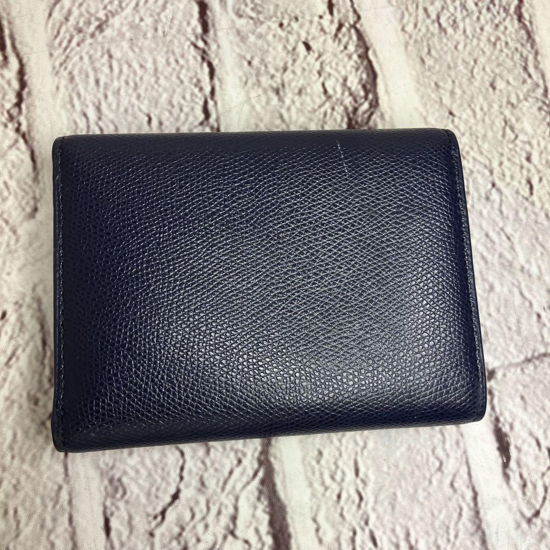美品✨フルラ アーチロゴ ゴールド金具 三つ折り財布 シボ革