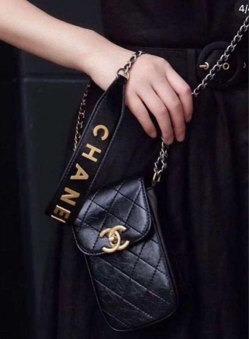 CHANEL スマホショルダーバッグ　ノベルティ