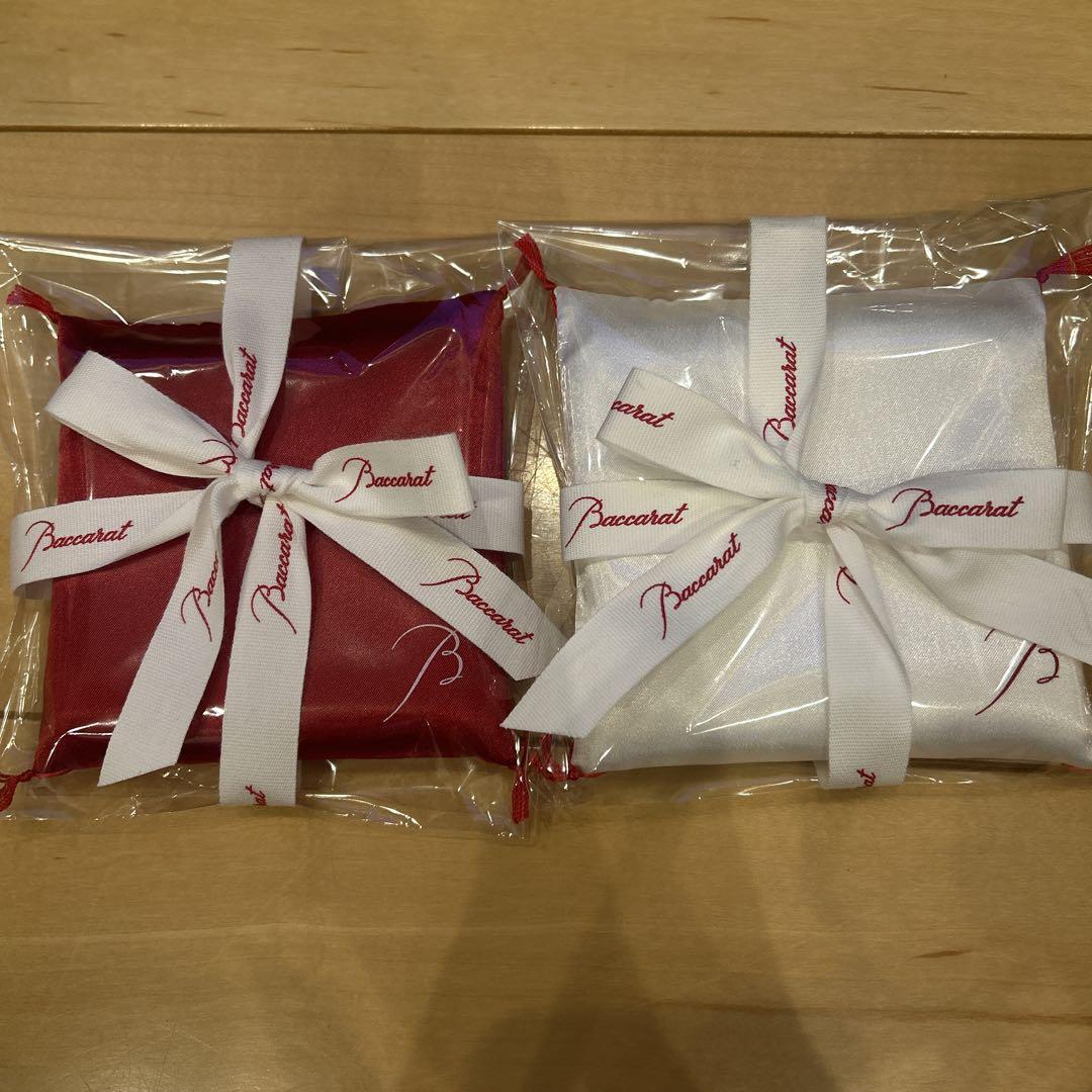 最新版　新品　Baccarat バカラ　座布団　赤色　白色　まねき猫用　ダルマ用