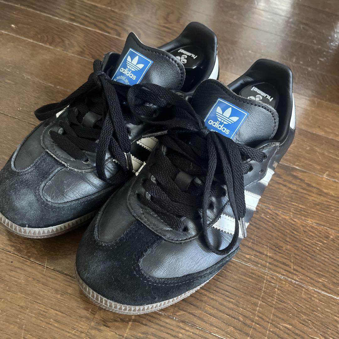 adidas ブラック/ホワイト シューズ 5 US