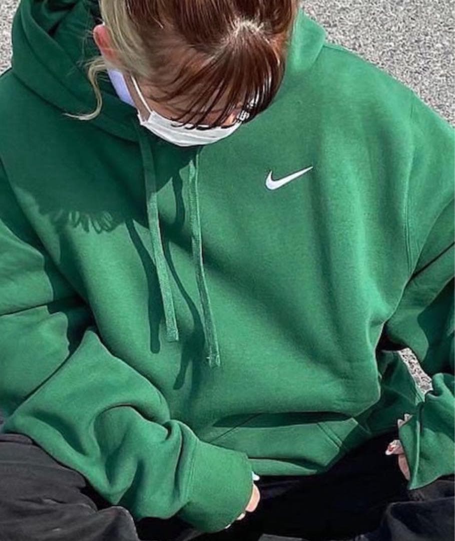 【NIKE 新品タグ付】ナイキ XXL パーカー フーディ ソロスウォッシュ刺繍