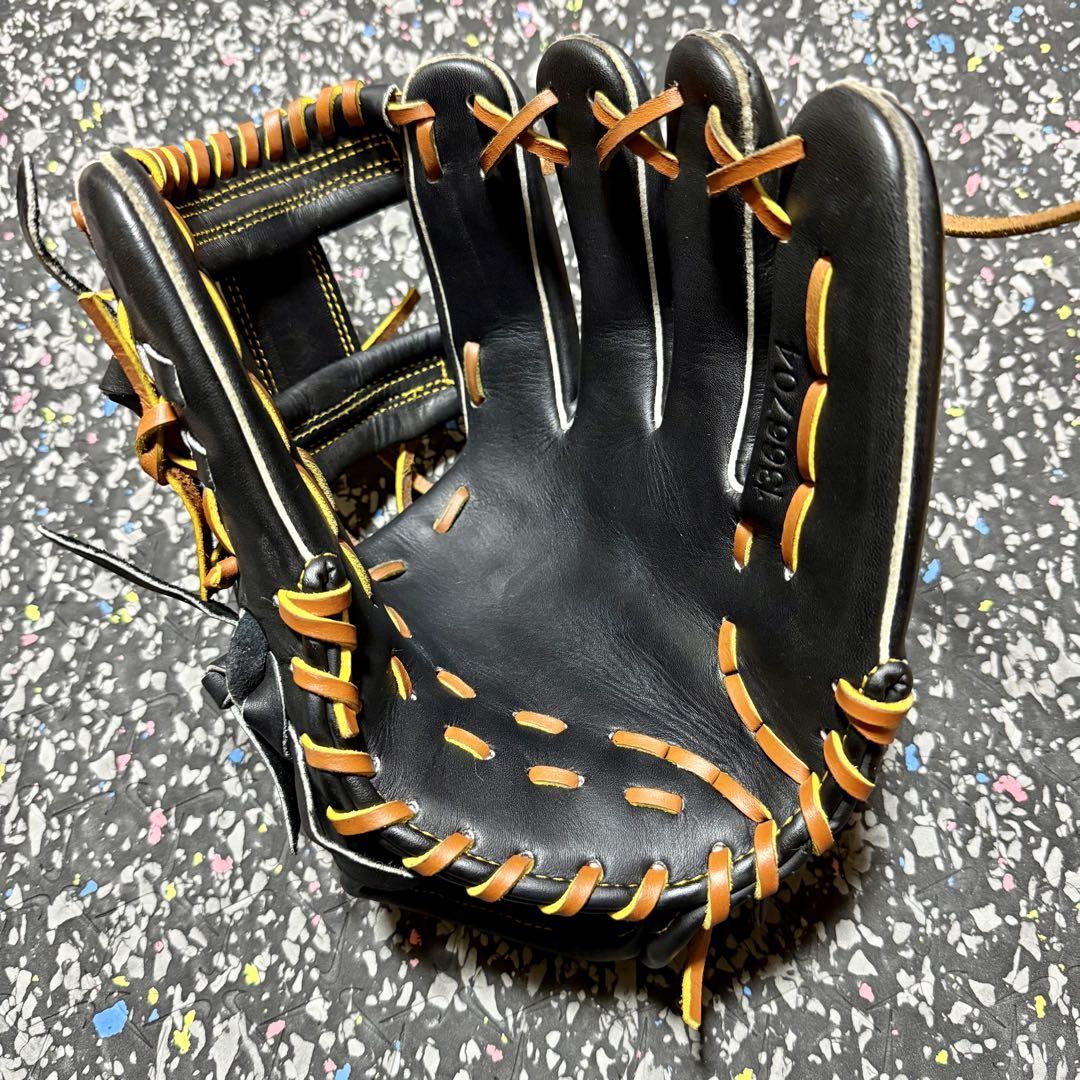 アンダーアーマー 軟式用 内野手用 グローブ ブラック Hウェブ 1366704