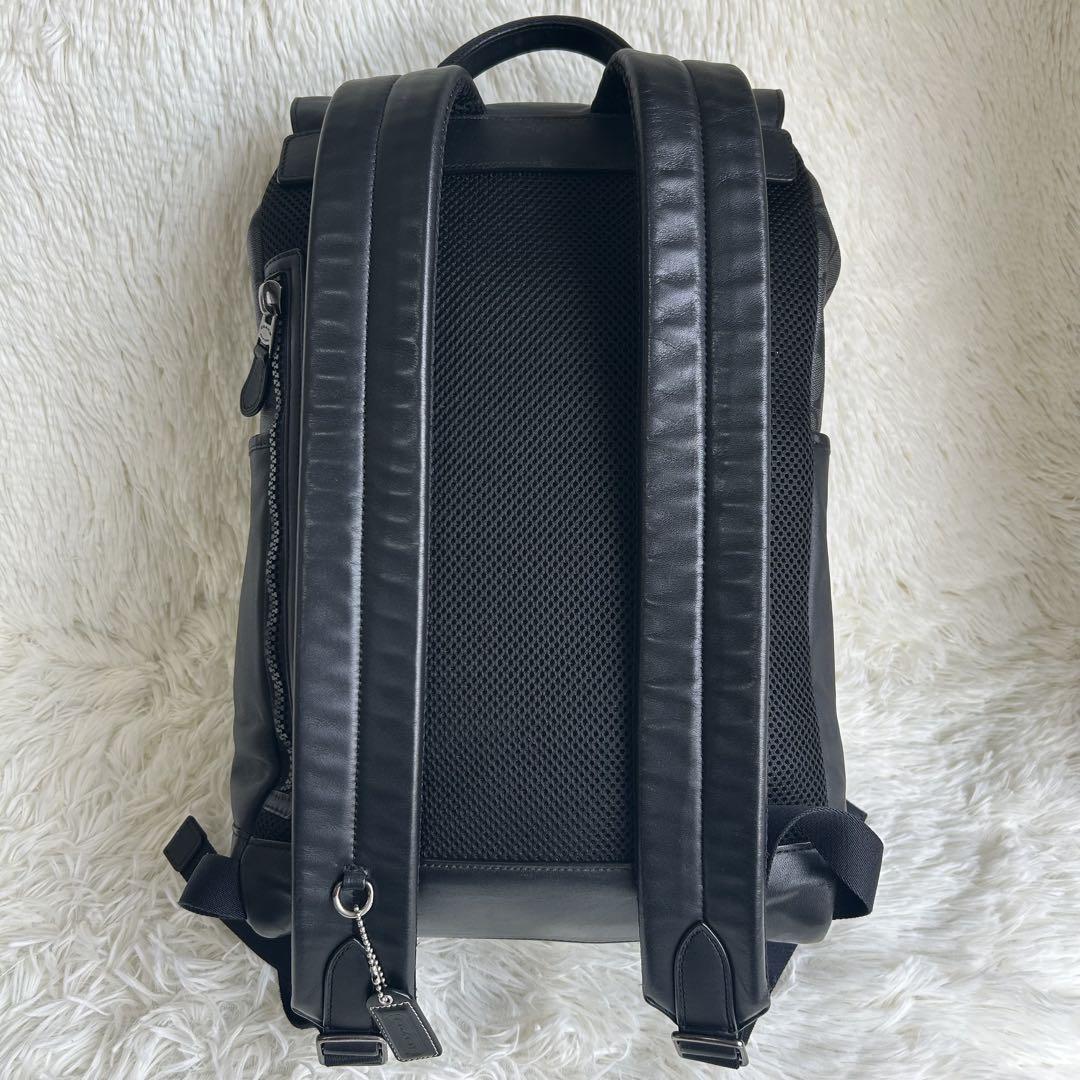 美品 COACH コーチ リュックサック バックパック シグネチャー