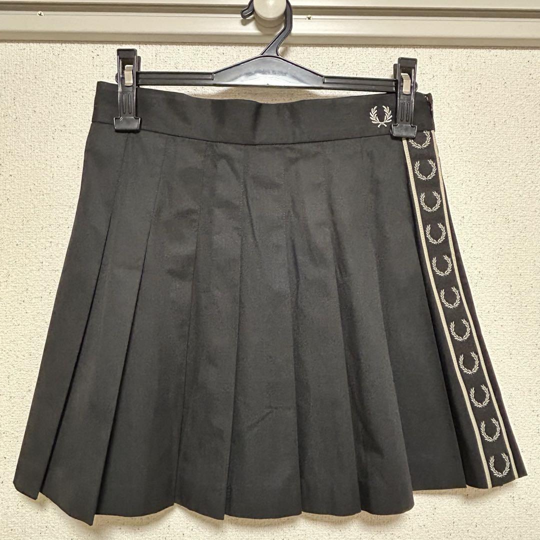 FRED PERRY x Ray BEAMS 別注 Skirt ブラック