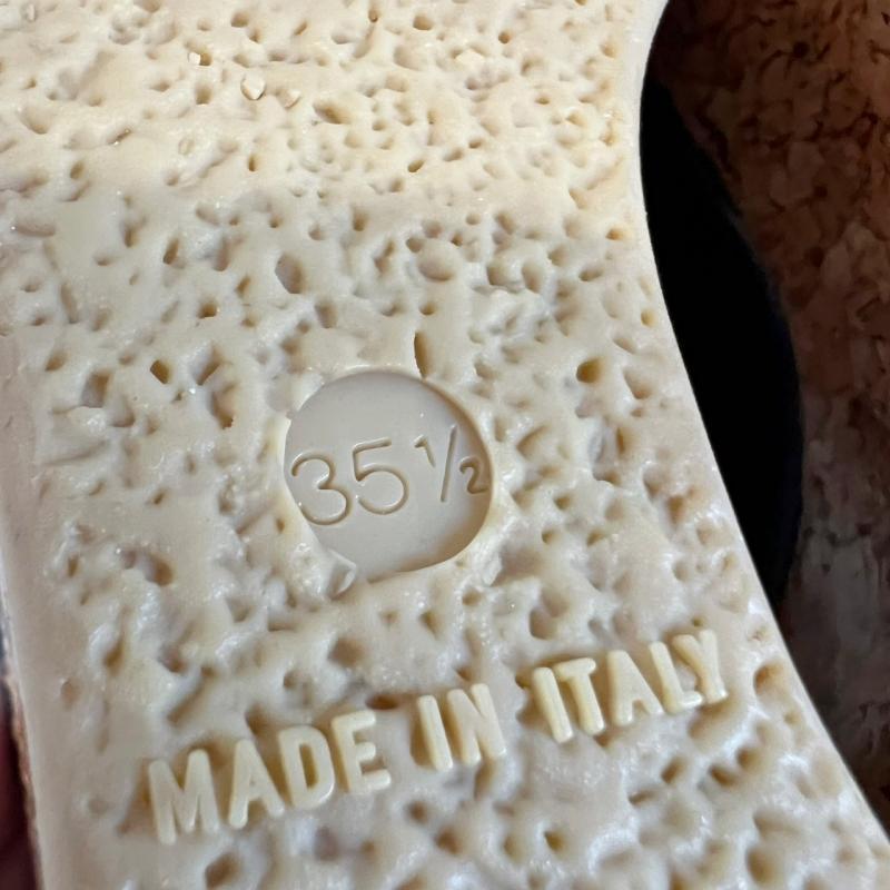【チェーン×レザーが主張する☆歩きやすい♪】CHANEL サンダル 煌めくチェーンと縄状のレザーが新鮮 足長効果も CHANELサンダル
