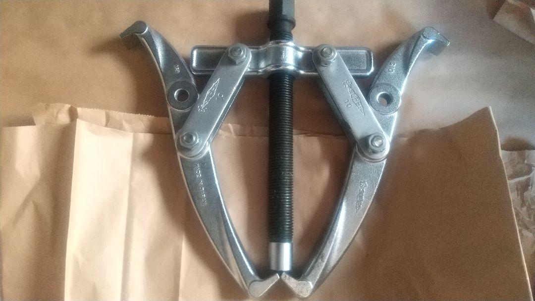 G10