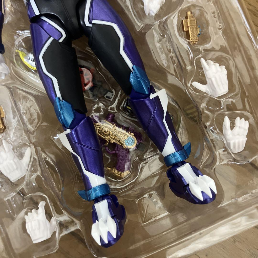 フィギュアーツ　仮面ライダー　ローグ　ビルド　クローズ　グリス　ガヴ