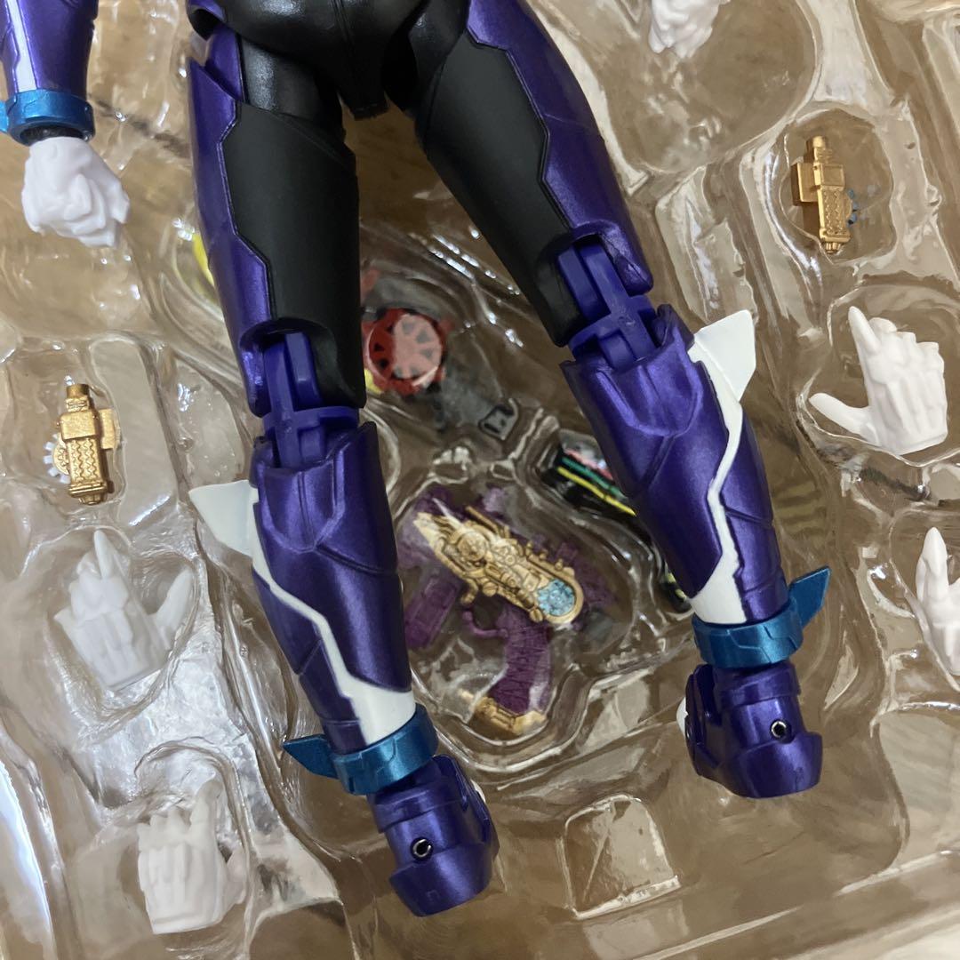 フィギュアーツ　仮面ライダー　ローグ　ビルド　クローズ　グリス　ガヴ