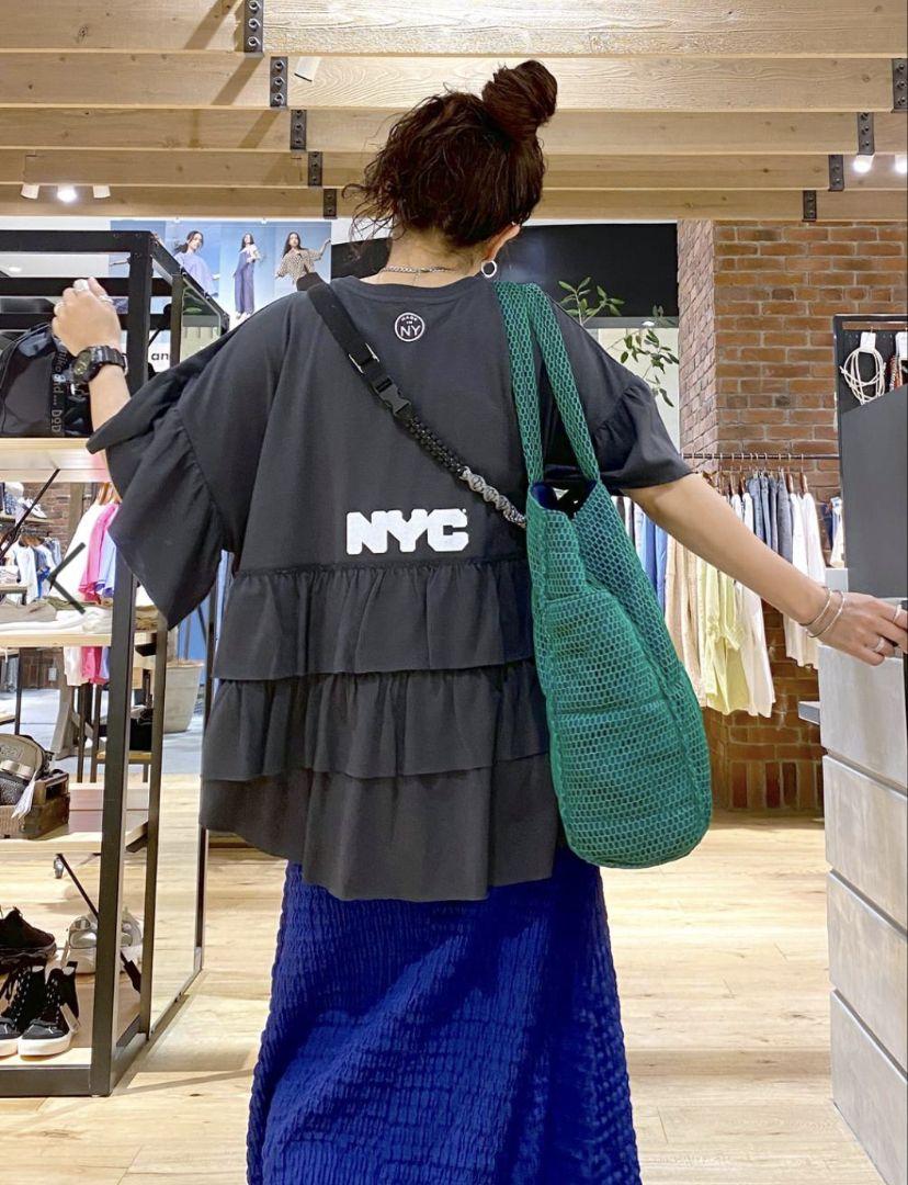 ニコアンド NYCフリルTシャツ メイクスタッフ misayoさん - メルカリ